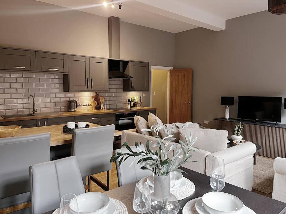Modern Ground Floor Apartment تودموردن المظهر الخارجي الصورة